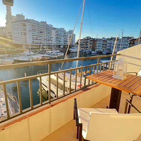 Estudio Frente Al Canal Con Terraza * Empuriabrava